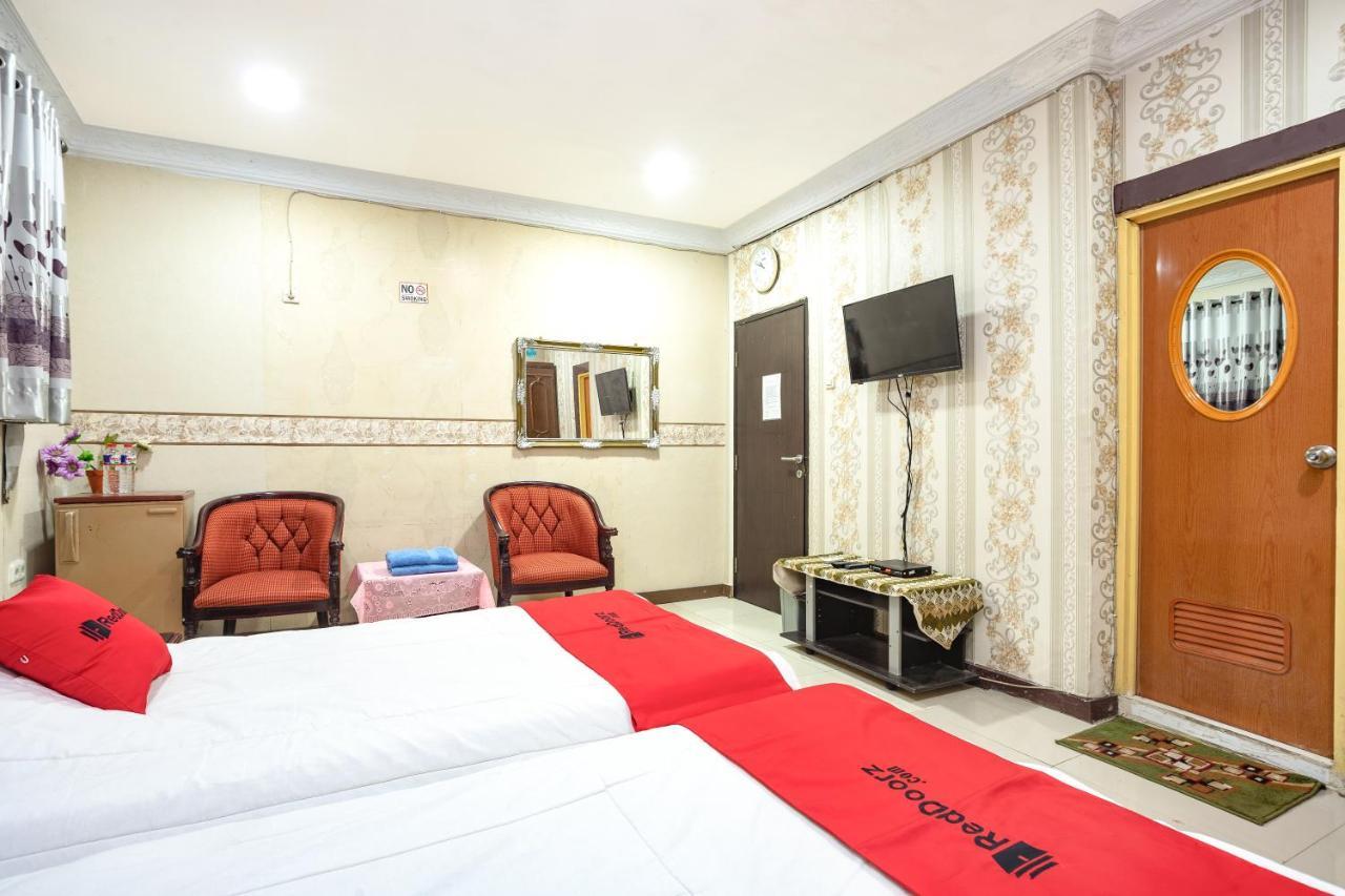 Reddoorz Near Rs Cikini Jakarta Exterior photo